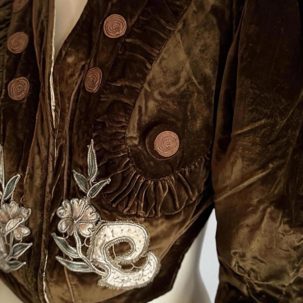 Vintage 1910's VICTORIAN EDWARDIAN Cocoa Brown VELVET FLORAL PUFF Sleeve Jacket - Picture 3 of 8